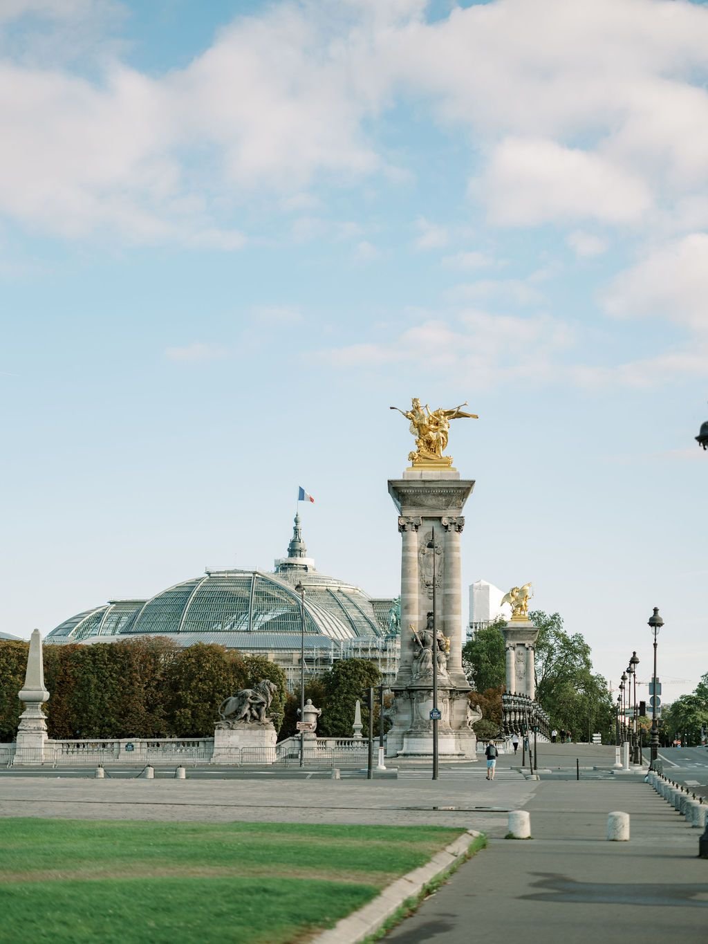 pont alexandre iii couples session grand palais golden columns paris