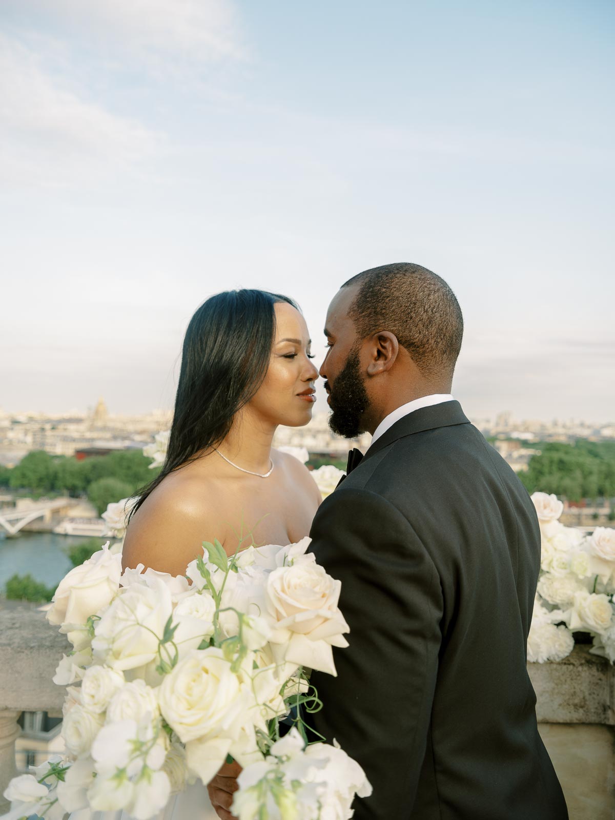 Paris-Wedding-Photographer-Luxury-Shangrila-Hotel-Texas-Blacklove-Intimate-FKPG2752
